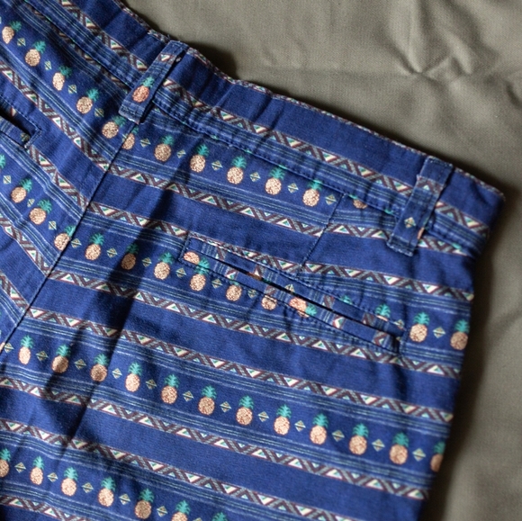 Vintage Pineapple short - Picture 3 of 7